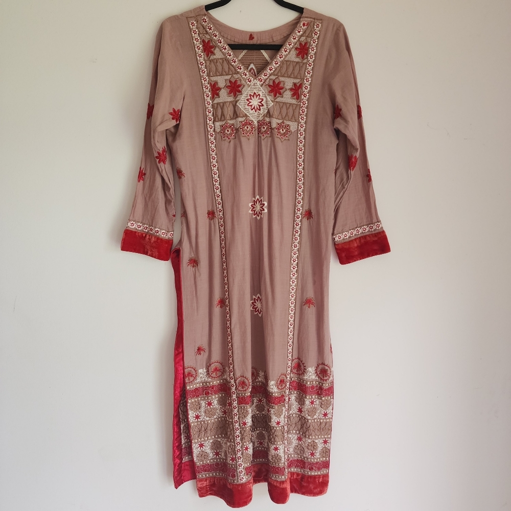 Bohemian Tribal Vintage 1970s Collectible Ethnic Top Embroidered Caftan
